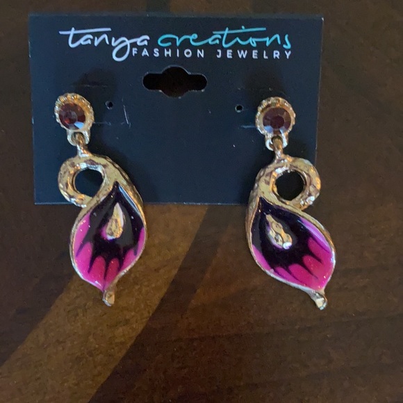 Necklace & Earrings Set - Picture 2 of 6